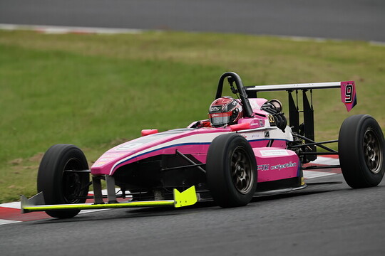 S-FJ:優勝は小野原悠(FTK・レブレーシングガレージwith LAPS) S-FJ:優勝は小野原悠(FTK・レブレーシングガレージwith LAPS)