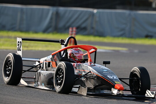 FJ1500:ポールポジションは酒井翔太(ファーストガレージ) FJ1500:ポールポジションは酒井翔太(ファーストガレージ)
