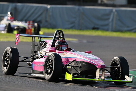 S-FJ:ポールポジションは小野原悠(FTK・レブレーシングガレージwith LAPS) S-FJ:ポールポジションは小野原悠(FTK・レブレーシングガレージwith LAPS)