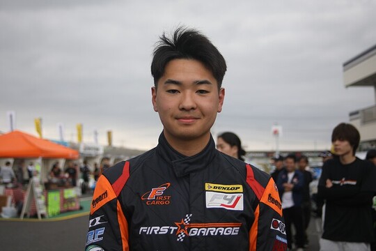 FJ1500:優勝した酒井翔太(ファーストガレージKK-F) FJ1500:優勝した酒井翔太(ファーストガレージKK-F)