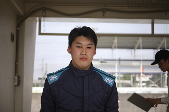 FJ1500:予選3位の光山勇正(Fガレージ丸和精密KK-F) FJ1500:予選3位の光山勇正(Fガレージ丸和精密KK-F)
