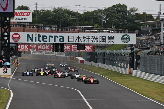 決勝がスタートした 決勝がスタートした