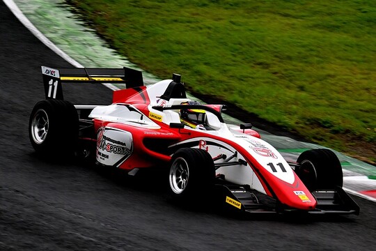 マスタークラスで優勝した植田正幸(Rn-sports F111/3) マスタークラスで優勝した植田正幸(Rn-sports F111/3)