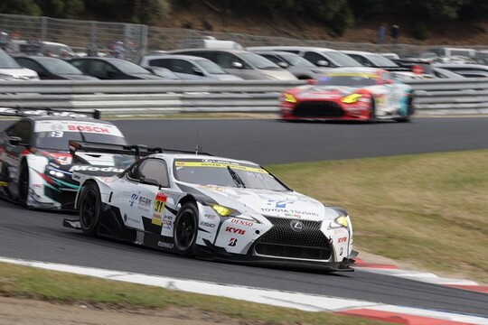 GT300クラス決勝3位はapr LC500h GT（小高一斗／小山美姫）
