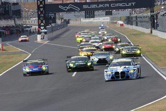 GT300クラスのスタートシーン
