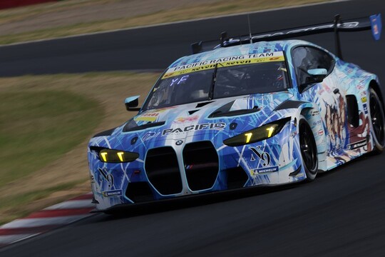 GT300クラスポールポジションはPACIFICうま娘NAC BMW（冨林勇佑／藤原優汰）