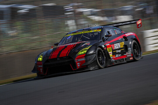 GT300クラス:決勝2位はRUNUP × SOL GT-R(荒川麟/金丸ユウ/田中篤) GT300クラス:決勝2位はRUNUP × SOL GT-R(荒川麟/金丸ユウ/田中篤)