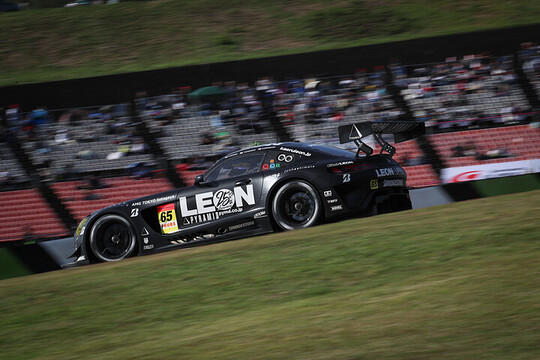 GT300クラス:決勝3位はLEON PYRAMID AMG(蒲生尚弥/菅波冬悟/黒澤治樹) GT300クラス:決勝3位はLEON PYRAMID AMG(蒲生尚弥/菅波冬悟/黒澤治樹)