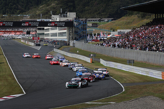 GT500クラス:スタートシーン GT500クラス:スタートシーン