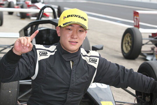 FJ1500:優勝した宮本颯斗(MYST制動屋KK-F) FJ1500:優勝した宮本颯斗(MYST制動屋KK-F)