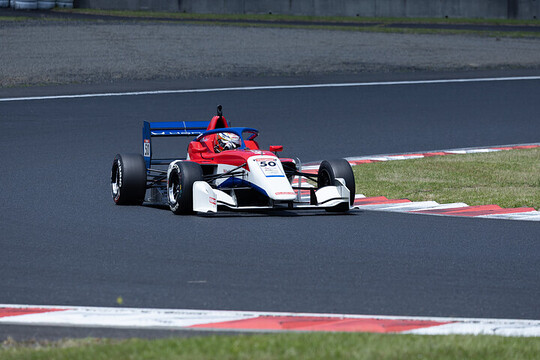 第10戦予選6位、第11戦予選3位の新原光太郎(HFDP WITH B-MAX RACING) 第10戦予選6位、第11戦予選3位の新原光太郎(HFDP WITH B-MAX RACING)