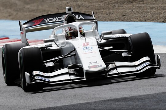 ポールポジションは太田格之進(DOCOMO DANDELION M6Y SF23 ) ポールポジションは太田格之進(DOCOMO DANDELION M6Y SF23 )