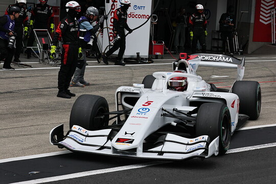 予選3位は牧野任祐(DOCOMO DANDELION M5S SF23 ) 予選3位は牧野任祐(DOCOMO DANDELION M5S SF23 )