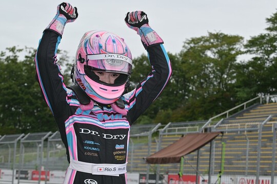 優勝した下野璃央(Dr.Dry Racing Team) 優勝した下野璃央(Dr.Dry Racing Team)