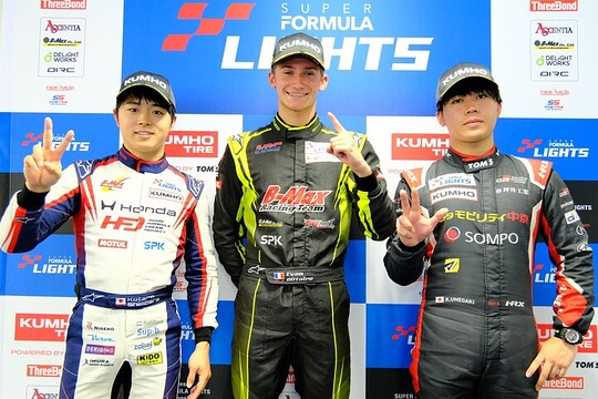 決勝フォトセッション：トップ3のドライバーたち