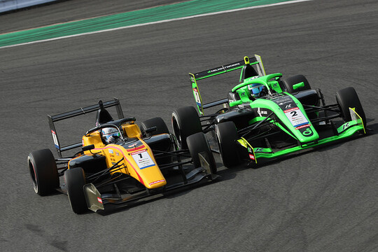 エヴァン・ジルテールと卜部和久の争い