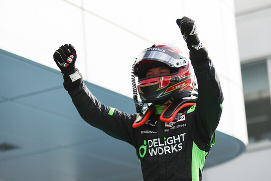 優勝した三井優介（DELiGHTWORKS RACING）