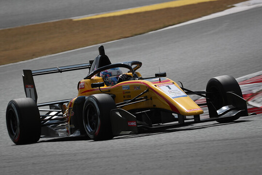 第1戦予選3位、第2戦予選2位はエヴァン・ジルテール（ART Grand Prix with B-MAX）