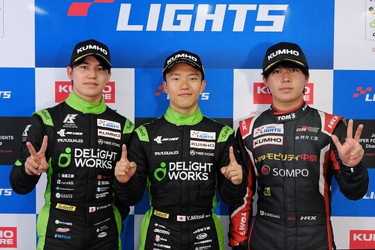 決勝フォトセッション:トップ3のドライバーたち 決勝フォトセッション:トップ3のドライバーたち
