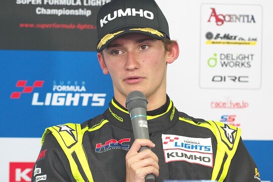 決勝記者会見:3位のエヴァン・ジルテール(ART Grand Prix with B-MAX) 決勝記者会見:3位のエヴァン・ジルテール(ART Grand Prix with B-MAX)