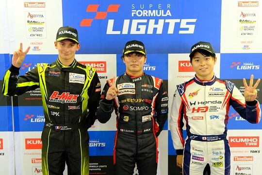 決勝フォトセッション：トップ3のドライバーたち