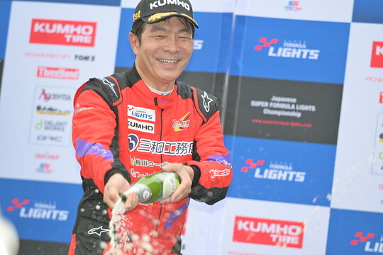 マスタークラスで優勝した今田信宏(JMS RACING TEAM) マスタークラスで優勝した今田信宏(JMS RACING TEAM)