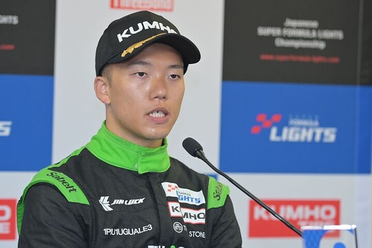 決勝記者会見:3位の三井優介(DELiGHTWORKS RACING) 決勝記者会見:3位の三井優介(DELiGHTWORKS RACING)