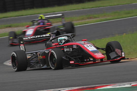 決勝3位は梅垣清(モビリティ中京TOM\'S TGR-DC SFL) 決勝3位は梅垣清(モビリティ中京TOM\'S TGR-DC SFL)