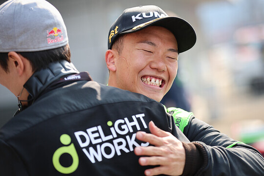優勝した三井優介(DELiGHTWORKS RACING) 優勝した三井優介(DELiGHTWORKS RACING)