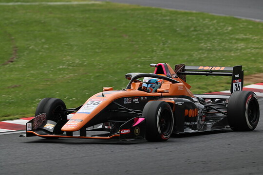決勝3位はオスカー・ブルツ(PONOS Racing TOM\'S TGR-DC SFL) 決勝3位はオスカー・ブルツ(PONOS Racing TOM\'S TGR-DC SFL)