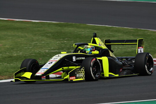 マスタークラス優勝はケン・アレックス(BUZZ RACING) マスタークラス優勝はケン・アレックス(BUZZ RACING)