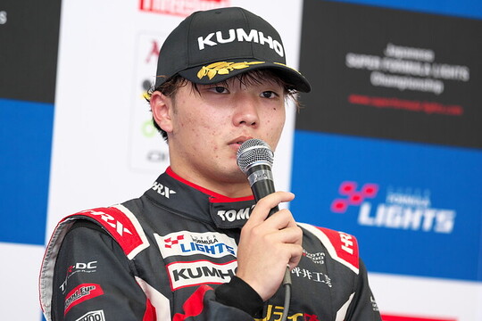 決勝記者会見:3位の鈴木斗輝哉(TOM\'S) 決勝記者会見:3位の鈴木斗輝哉(TOM\'S)
