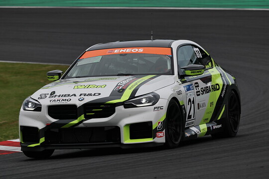 ST-3クラス決勝2位は21号車Hitotsuyama BMW M2 Racing（鈴木建自／藤井政至／田代良二／ショーン・ウォーキンショー）